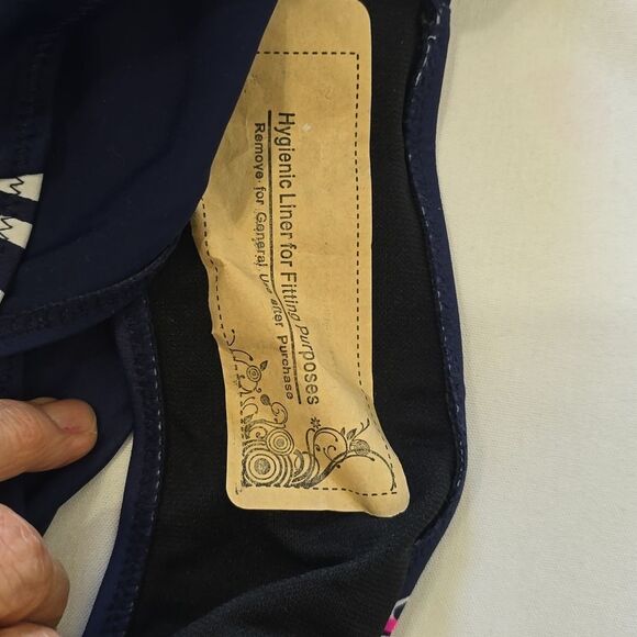 LE BESSI Navy and Pink Floral One Piece Swimsuit Sizr 50(See Meassurments) - Picture 4 of 10